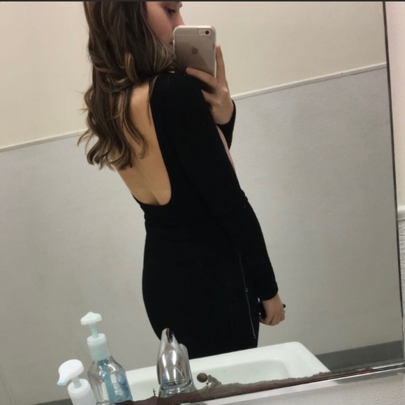 Aritzia Dresses & Skirts - Community Scoop Back Knit Dress